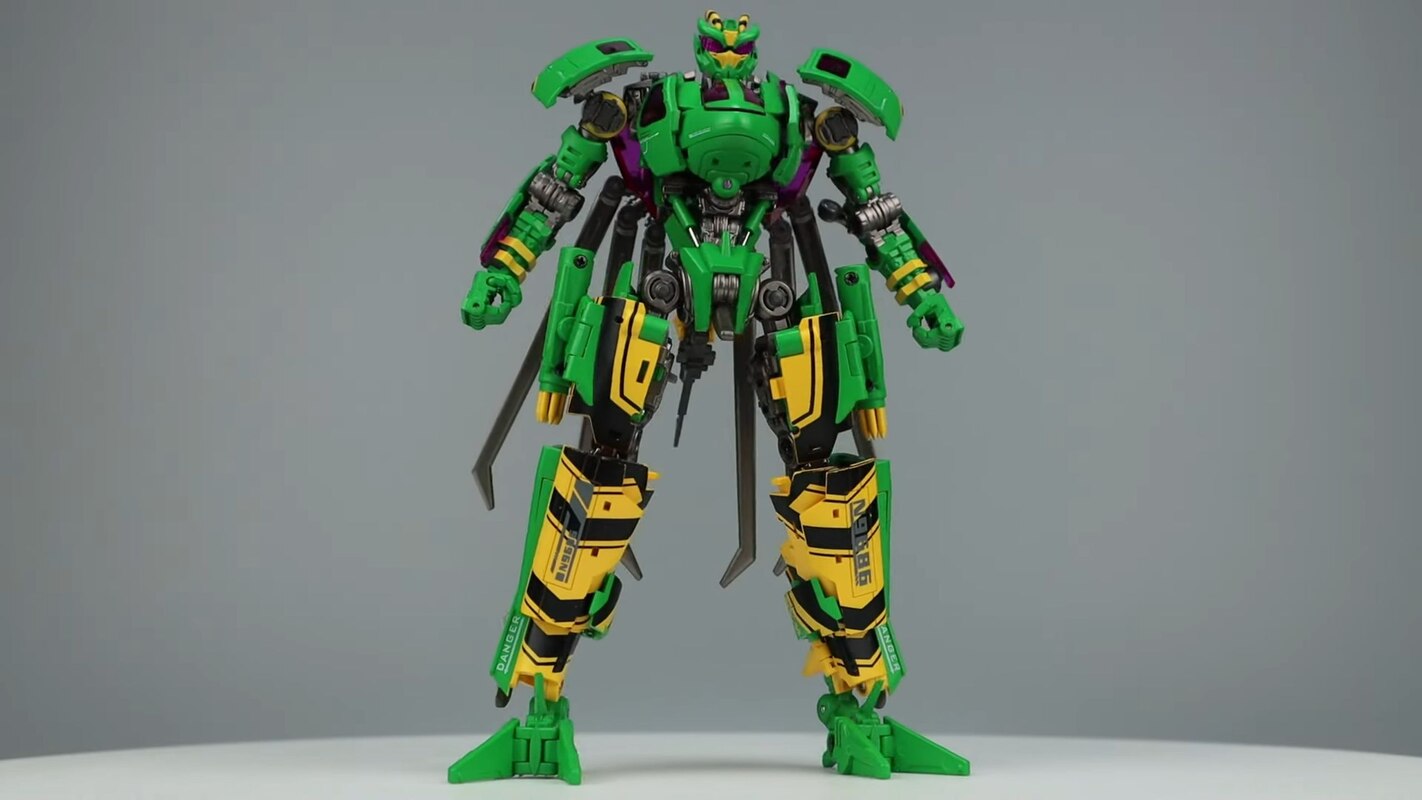 Trojan Horse TH-01 Hurricane (MP Waspinator) In-Hand Images & Video